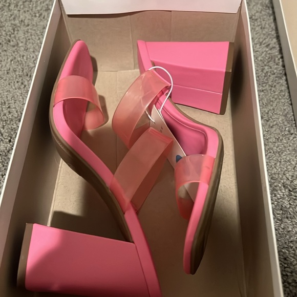NWT Daisy Fuentes Pink Deanna Heels  SZ 7.5 - Picture 3 of 7